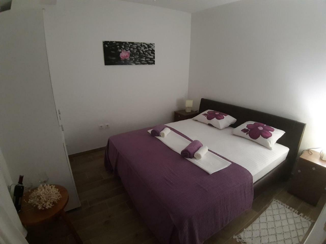 Lanelu Apartman Rogoznica  Extérieur photo